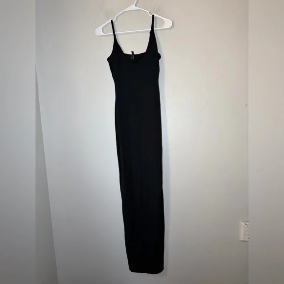 SKIMS Smooth layers skimpy scoop neck black dress size small - Picture 3 of 8